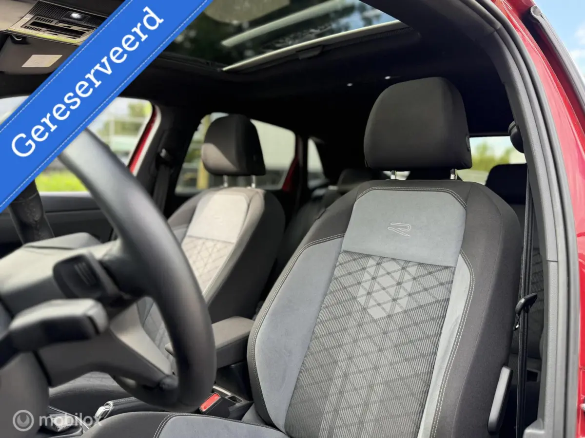 1.0 TSI DSG 3x R-Line PANO IQ CAMERA KEYLESS