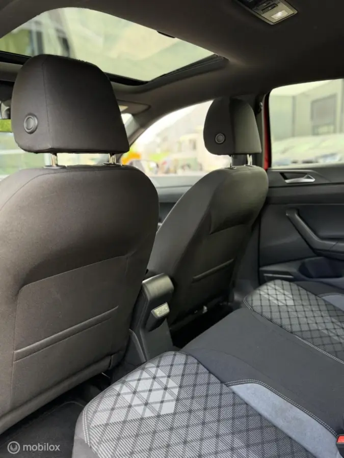 1.0 TSI DSG 3x R-Line PANO IQ CAMERA KEYLESS