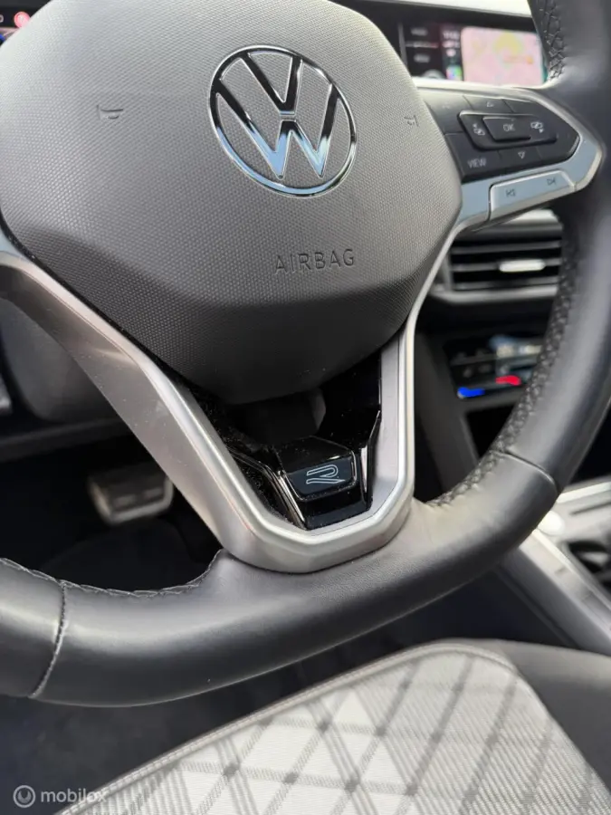 1.0 TSI DSG 3x R-Line PANO IQ CAMERA KEYLESS
