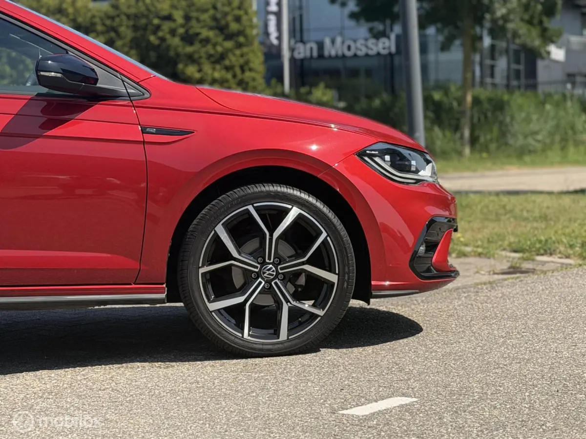 1.0 TSI DSG 3x R-Line PANO IQ CAMERA KEYLESS