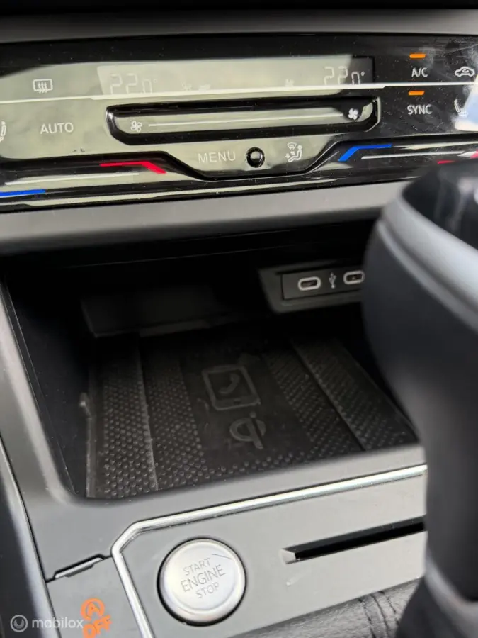 1.0 TSI DSG 3x R-Line PANO IQ CAMERA KEYLESS
