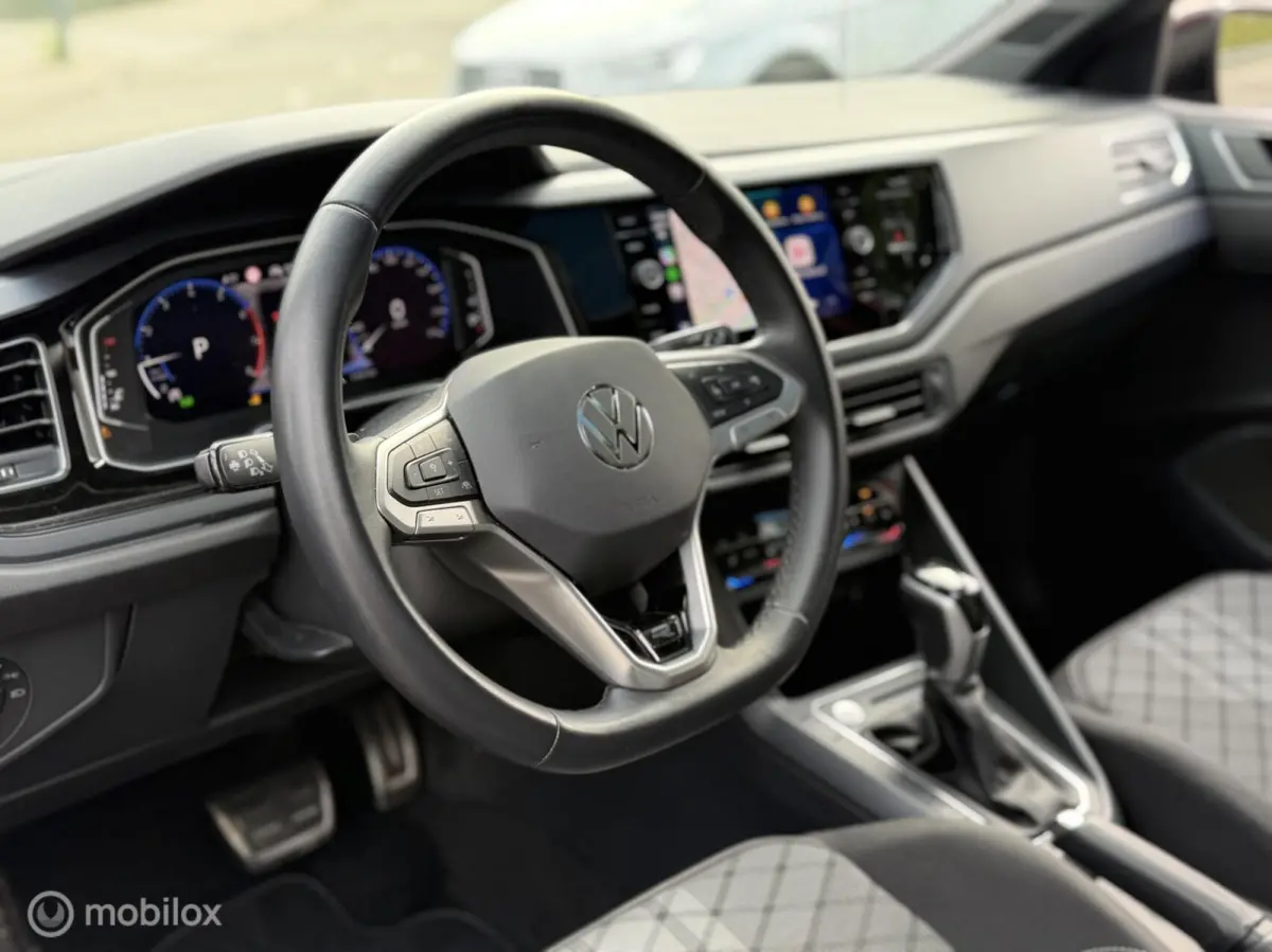 1.0 TSI DSG 3x R-Line PANO IQ CAMERA KEYLESS