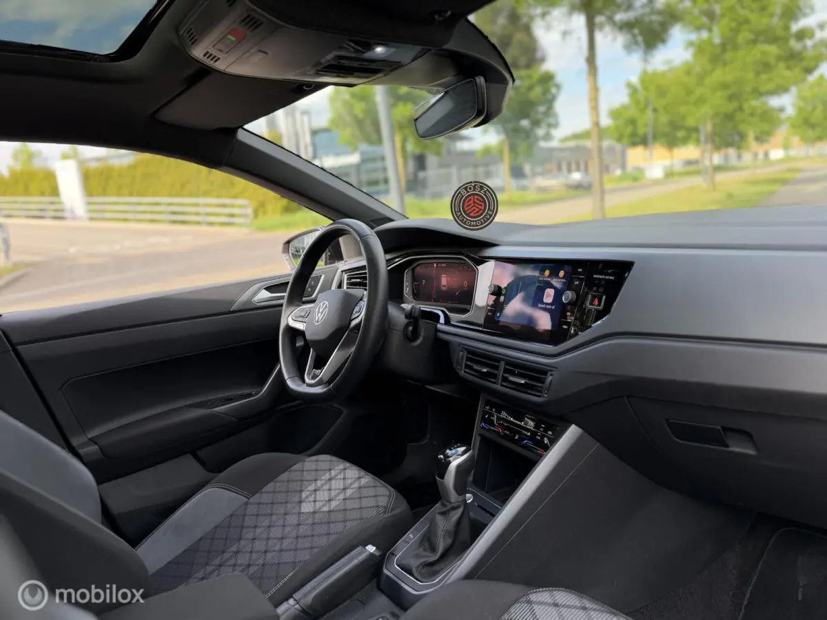1.0 TSI DSG 3x R-Line PANO IQ CAMERA KEYLESS
