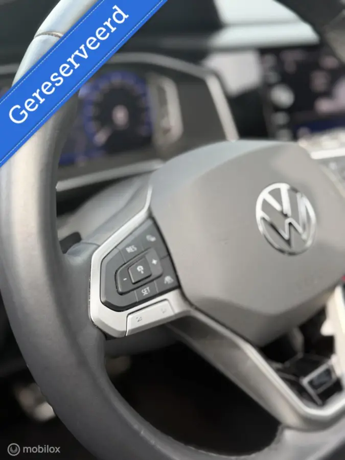 1.0 TSI DSG 3x R-Line PANO IQ CAMERA KEYLESS