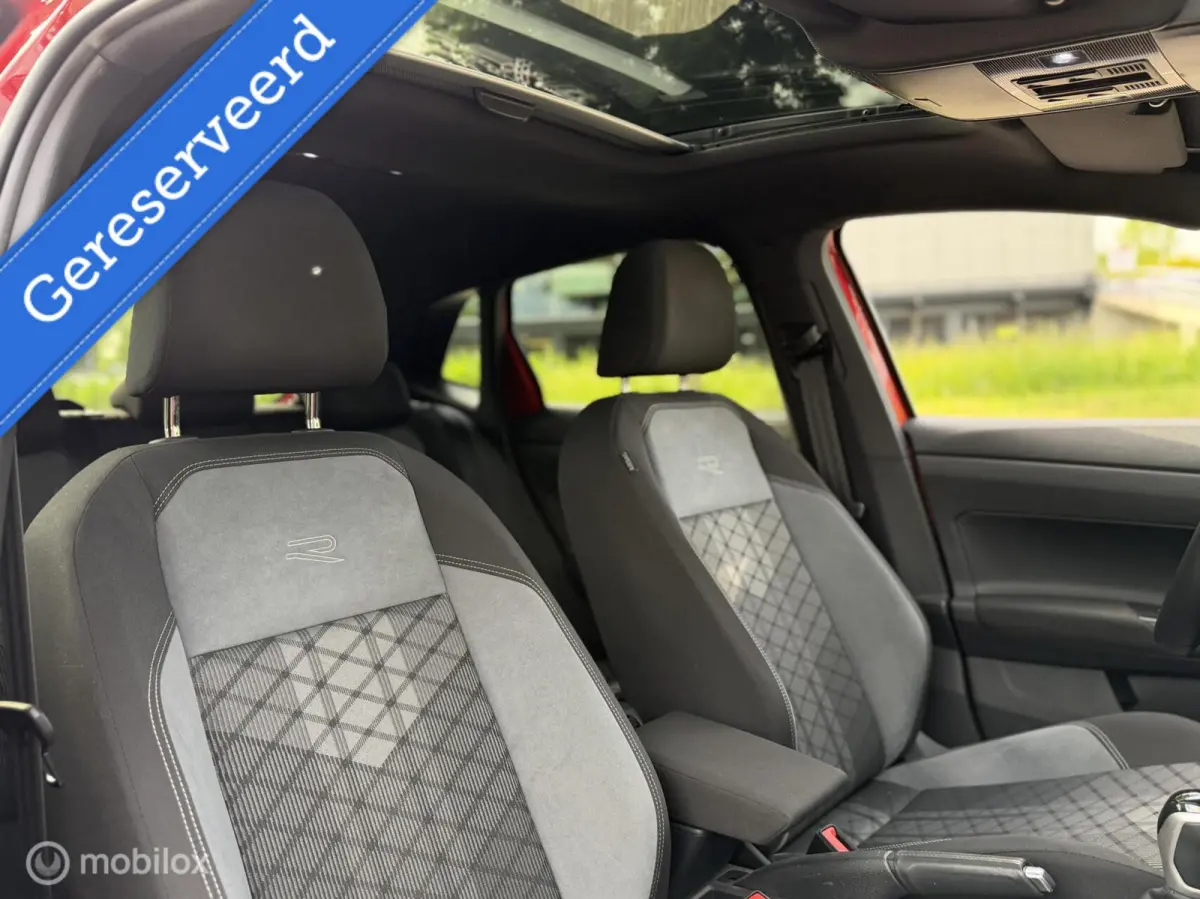 1.0 TSI DSG 3x R-Line PANO IQ CAMERA KEYLESS