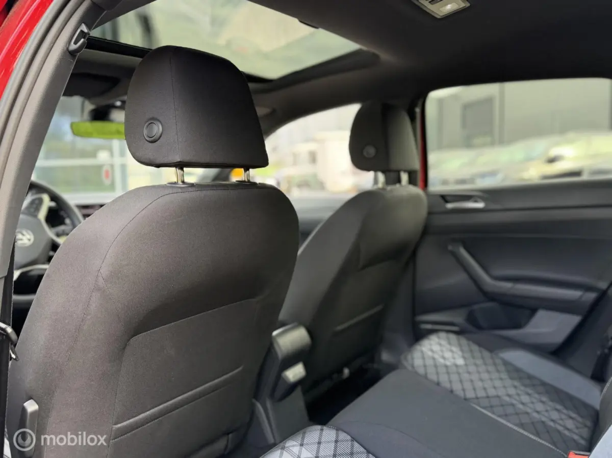 1.0 TSI DSG 3x R-Line PANO IQ CAMERA KEYLESS