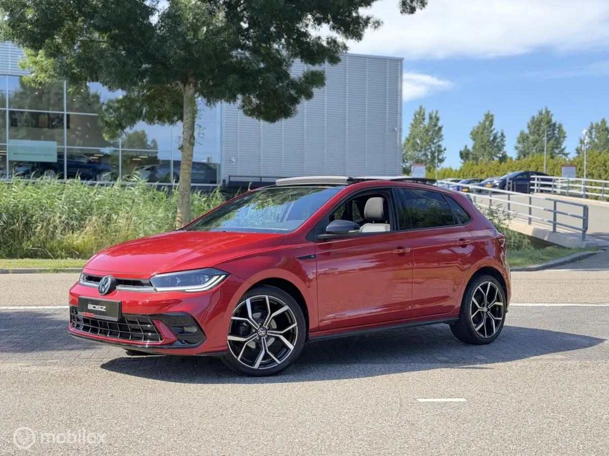 1.0 TSI DSG 3x R-Line PANO IQ CAMERA KEYLESS