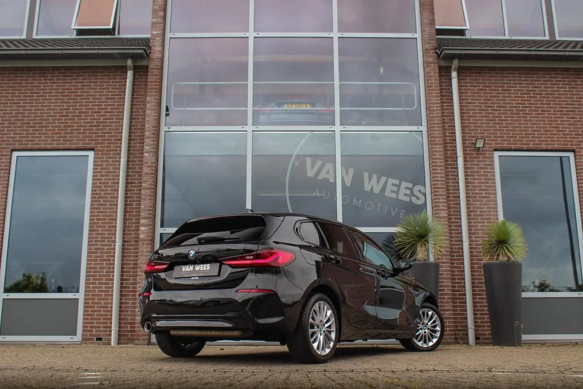 118i | Sport Line | 1e eigenaar | NL auto | Active Guard Plus | Stoelverwarming | Sportstoelen | LED | Sportstuur | Cruise control | Climate control | DAB | Park Assistant