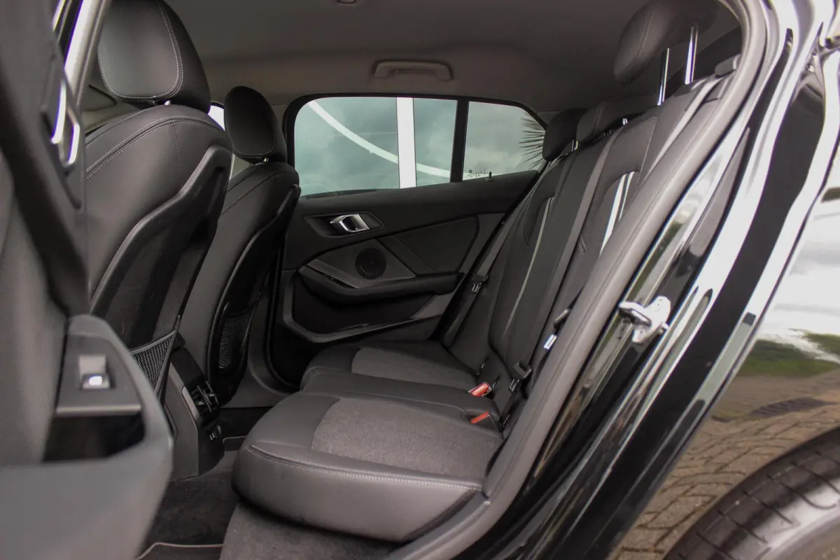 118i | Sport Line | 1e eigenaar | NL auto | Active Guard Plus | Stoelverwarming | Sportstoelen | LED | Sportstuur | Cruise control | Climate control | DAB | Park Assistant