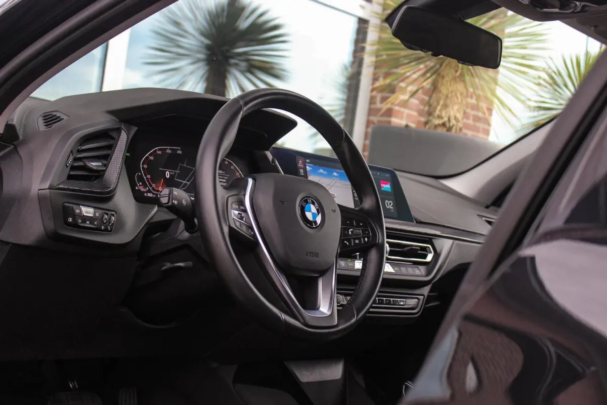 118i | Sport Line | 1e eigenaar | NL auto | Active Guard Plus | Stoelverwarming | Sportstoelen | LED | Sportstuur | Cruise control | Climate control | DAB | Park Assistant