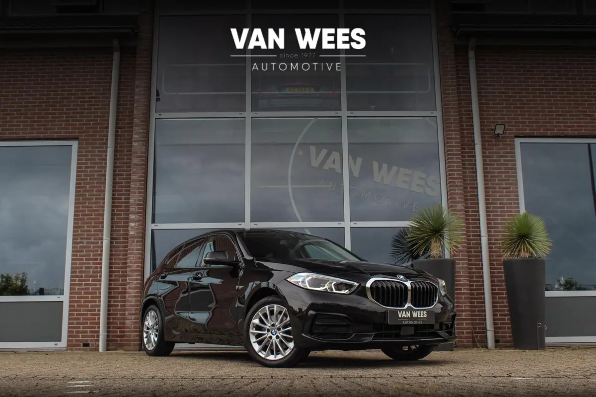 118i | Sport Line | 1e eigenaar | NL auto | Active Guard Plus | Stoelverwarming | Sportstoelen | LED | Sportstuur | Cruise control | Climate control | DAB | Park Assistant