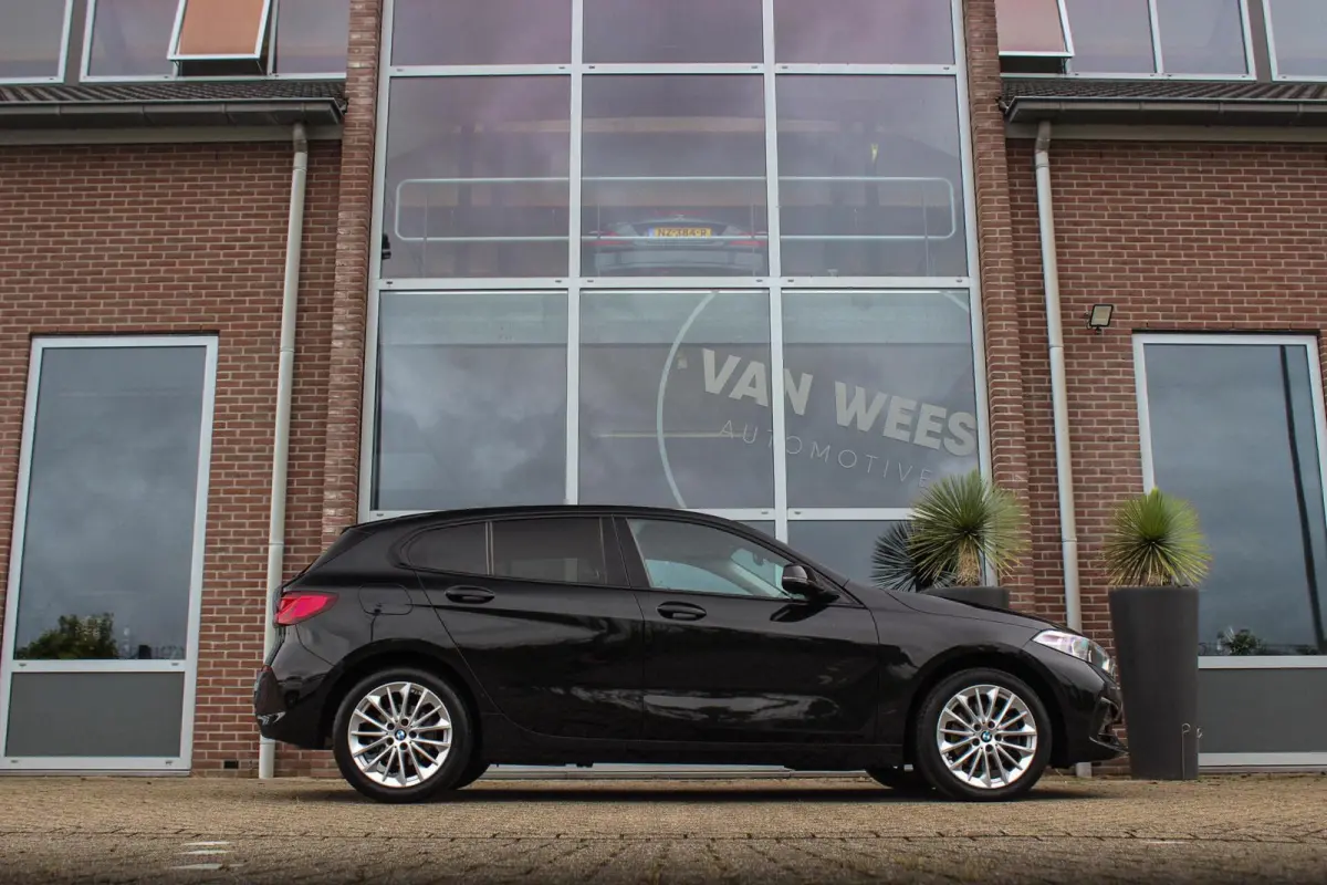 118i | Sport Line | 1e eigenaar | NL auto | Active Guard Plus | Stoelverwarming | Sportstoelen | LED | Sportstuur | Cruise control | Climate control | DAB | Park Assistant