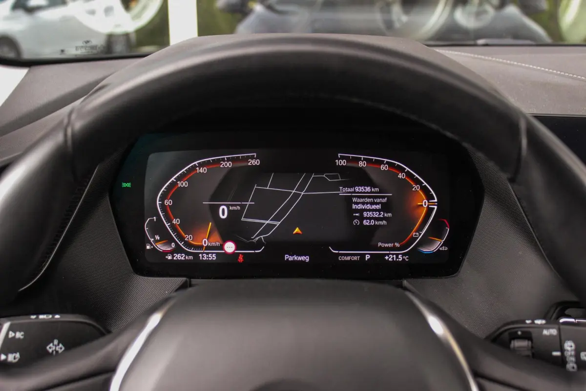 118i | Sport Line | 1e eigenaar | NL auto | Active Guard Plus | Stoelverwarming | Sportstoelen | LED | Sportstuur | Cruise control | Climate control | DAB | Park Assistant