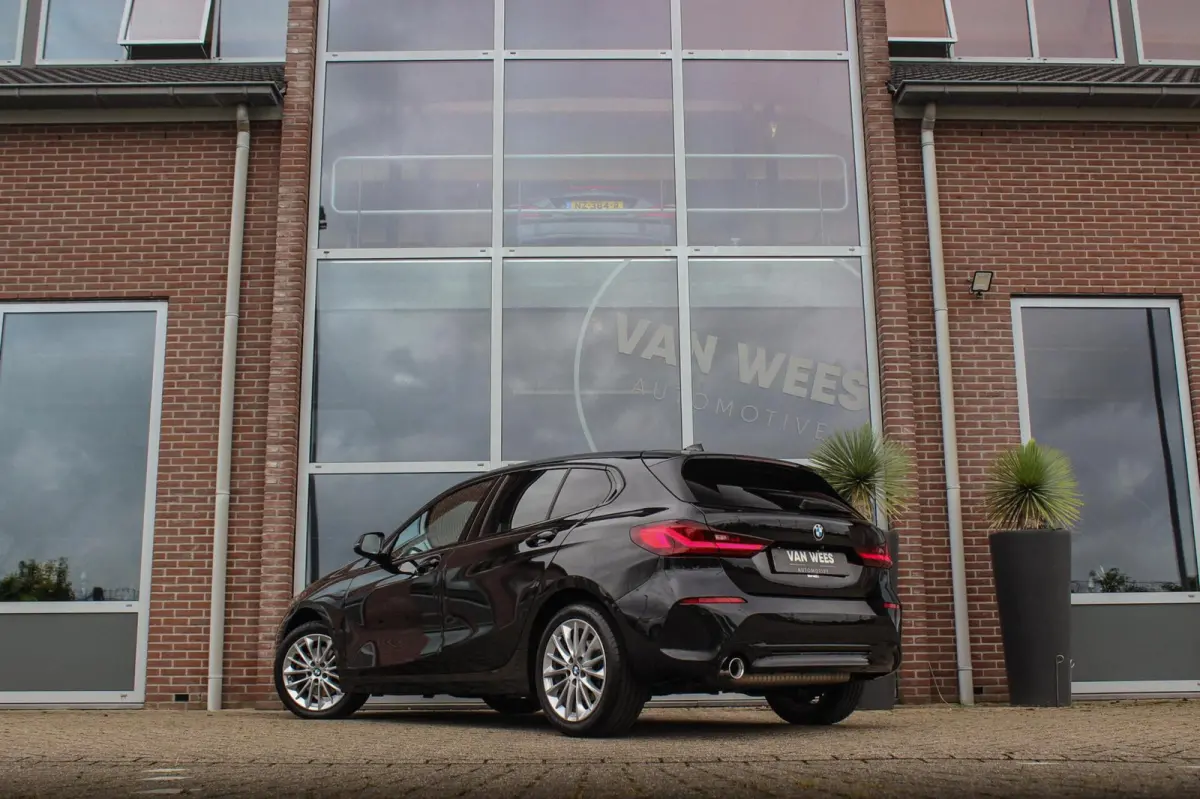 118i | Sport Line | 1e eigenaar | NL auto | Active Guard Plus | Stoelverwarming | Sportstoelen | LED | Sportstuur | Cruise control | Climate control | DAB | Park Assistant