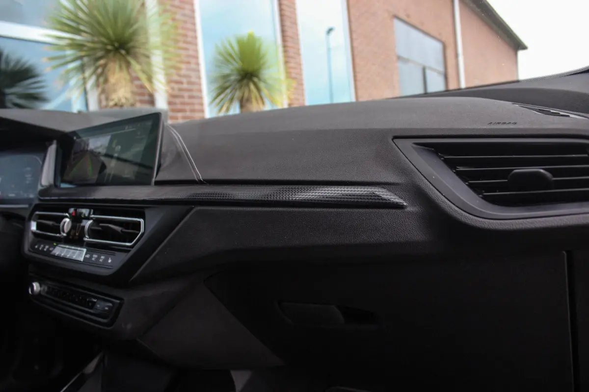 118i | Sport Line | 1e eigenaar | NL auto | Active Guard Plus | Stoelverwarming | Sportstoelen | LED | Sportstuur | Cruise control | Climate control | DAB | Park Assistant