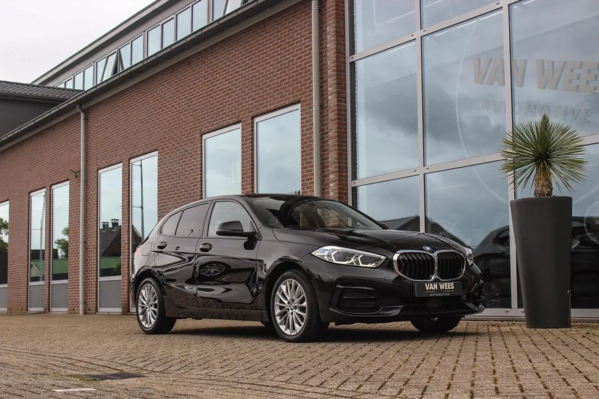 118i | Sport Line | 1e eigenaar | NL auto | Active Guard Plus | Stoelverwarming | Sportstoelen | LED | Sportstuur | Cruise control | Climate control | DAB | Park Assistant