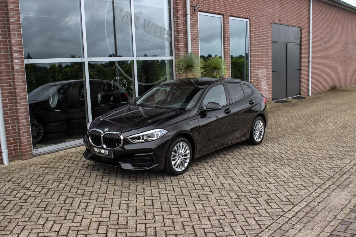 118i | Sport Line | 1e eigenaar | NL auto | Active Guard Plus | Stoelverwarming | Sportstoelen | LED | Sportstuur | Cruise control | Climate control | DAB | Park Assistant