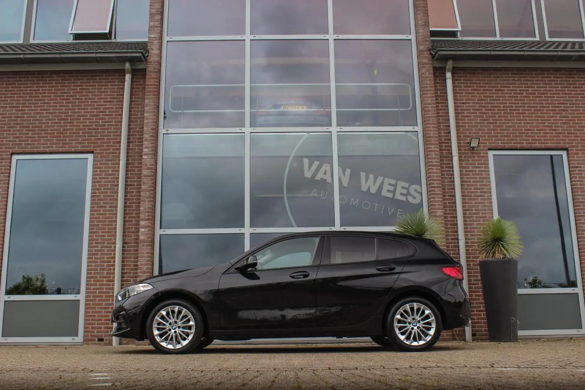 118i | Sport Line | 1e eigenaar | NL auto | Active Guard Plus | Stoelverwarming | Sportstoelen | LED | Sportstuur | Cruise control | Climate control | DAB | Park Assistant