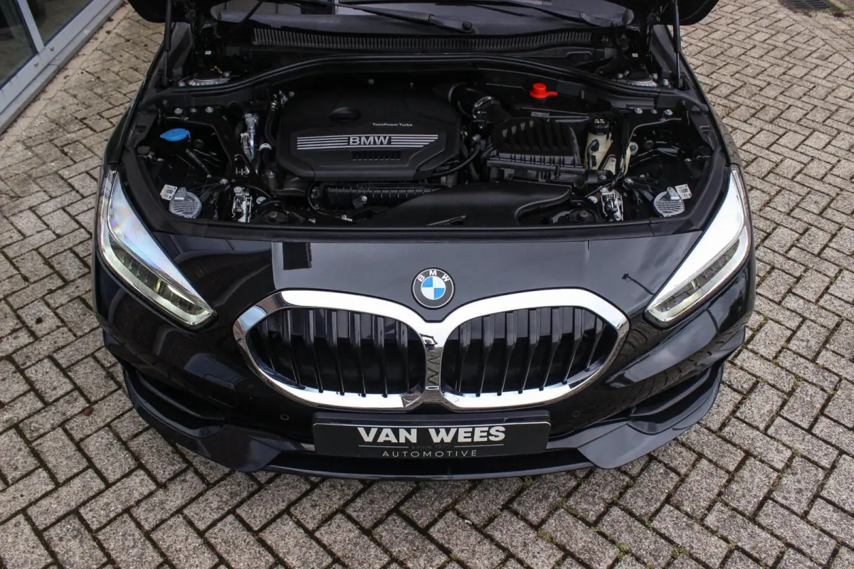 118i | Sport Line | 1e eigenaar | NL auto | Active Guard Plus | Stoelverwarming | Sportstoelen | LED | Sportstuur | Cruise control | Climate control | DAB | Park Assistant