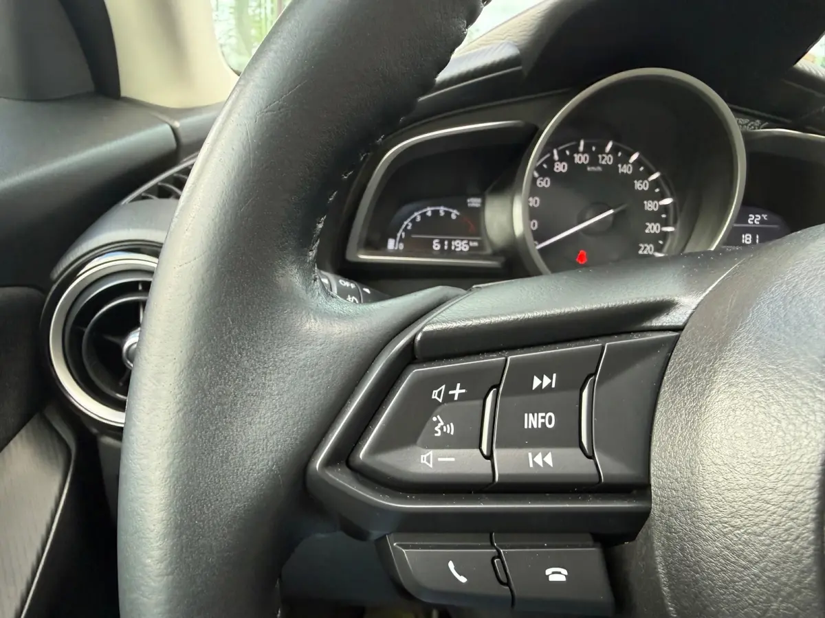 1.5 Skyactiv-G Dynamic+ - Navi - Airco - Parkeerhulp - Org.NL