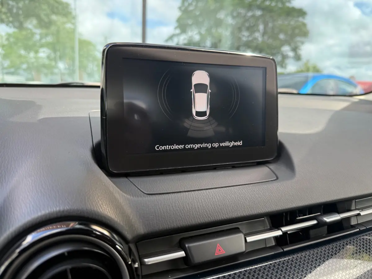 1.5 Skyactiv-G Dynamic+ - Navi - Airco - Parkeerhulp - Org.NL