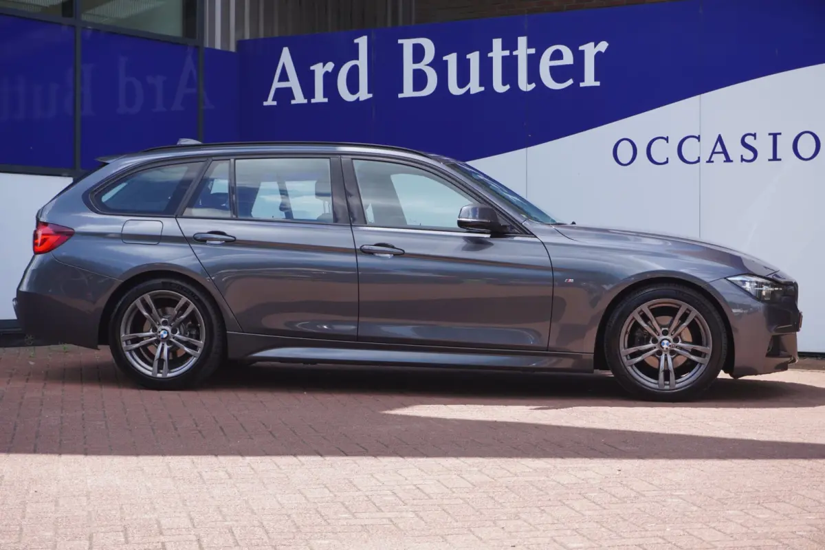 318i M Sport elek-Klep+Led+Volleder+navigatie+stoel-verw+Media-Pack+18"Lmv = ORIG/DEALER/NL !! OKT-2019