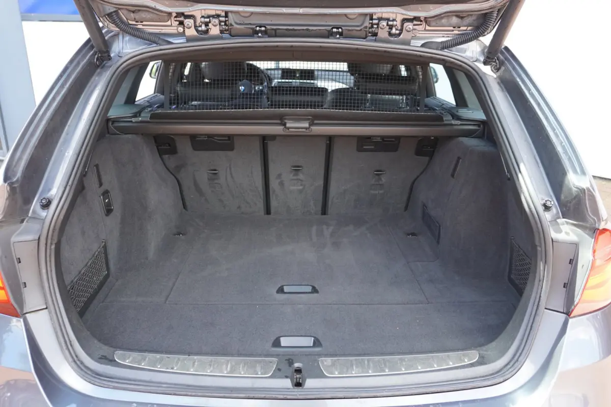 318i M Sport elek-Klep+Led+Volleder+navigatie+stoel-verw+Media-Pack+18"Lmv = ORIG/DEALER/NL !! OKT-2019