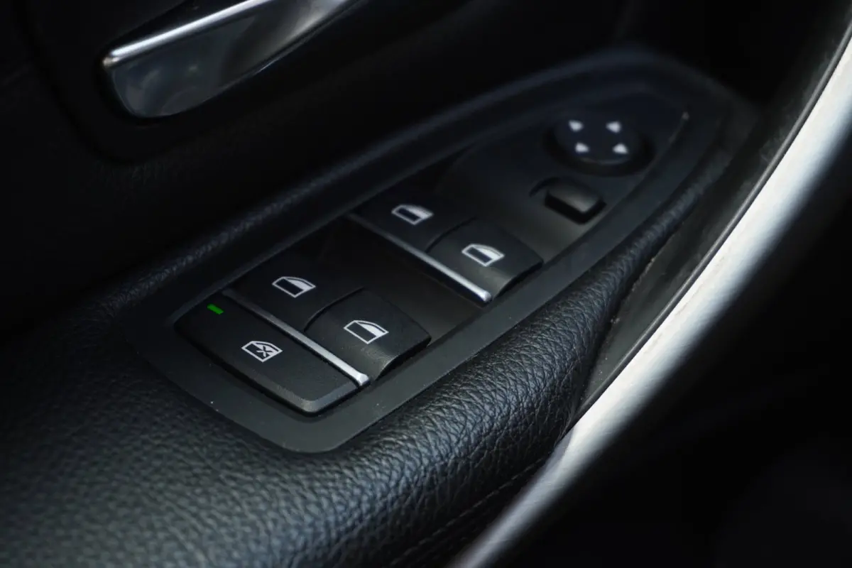 318i M Sport elek-Klep+Led+Volleder+navigatie+stoel-verw+Media-Pack+18"Lmv = ORIG/DEALER/NL !! OKT-2019