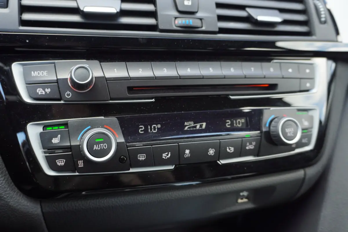 318i M Sport elek-Klep+Led+Volleder+navigatie+stoel-verw+Media-Pack+18"Lmv = ORIG/DEALER/NL !! OKT-2019