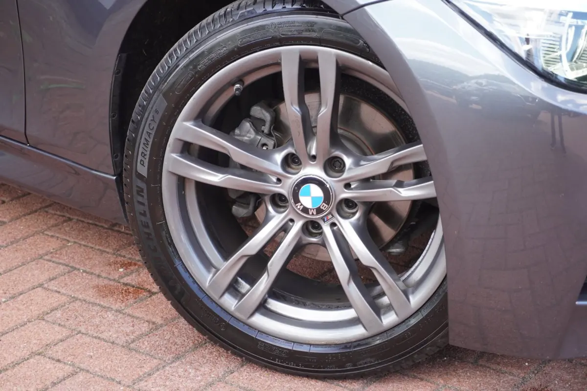 318i M Sport elek-Klep+Led+Volleder+navigatie+stoel-verw+Media-Pack+18"Lmv = ORIG/DEALER/NL !! OKT-2019