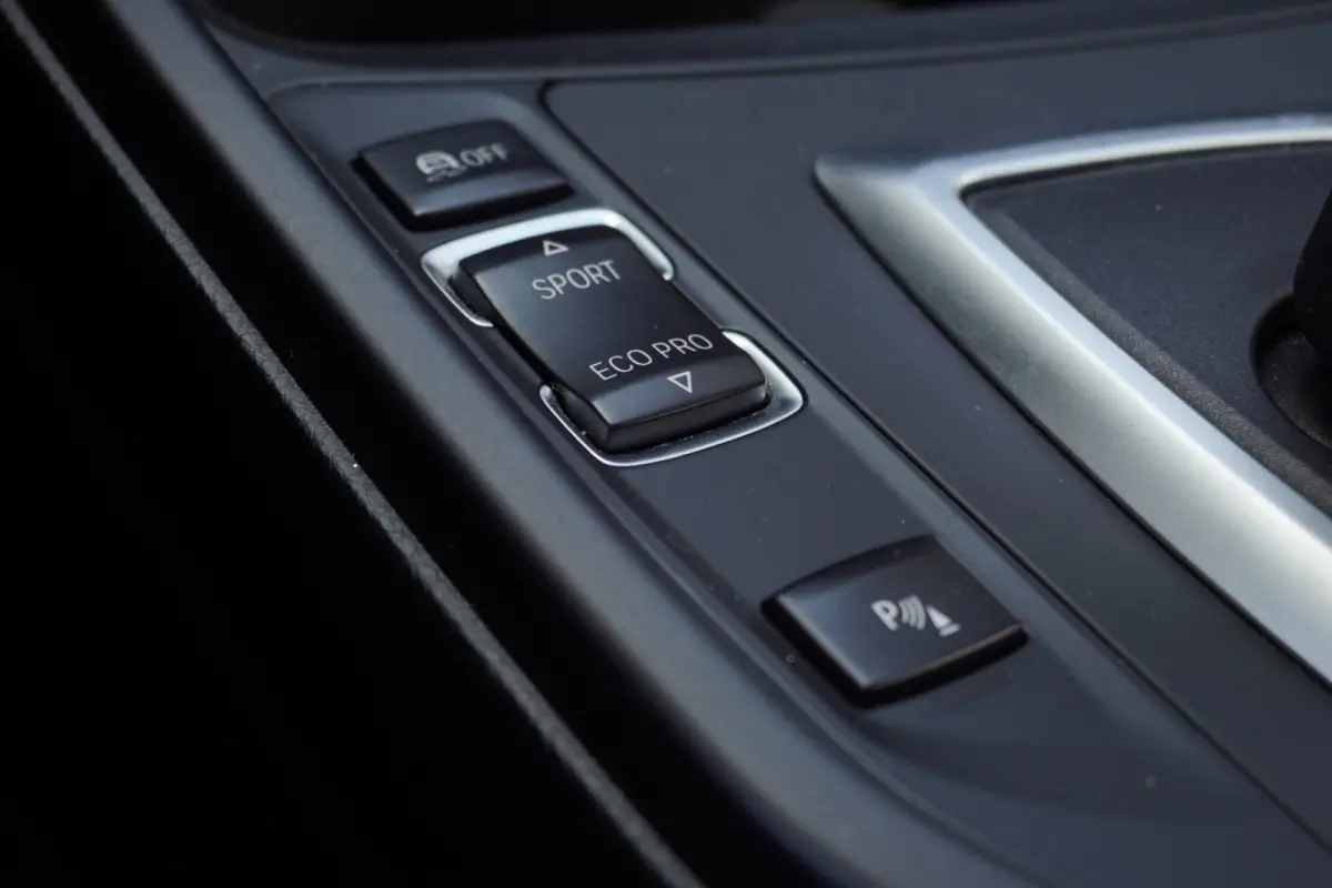 318i M Sport elek-Klep+Led+Volleder+navigatie+stoel-verw+Media-Pack+18"Lmv = ORIG/DEALER/NL !! OKT-2019