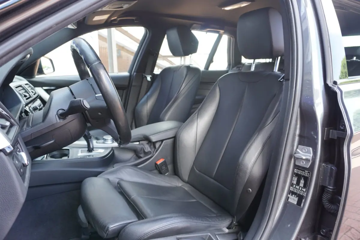 318i M Sport elek-Klep+Led+Volleder+navigatie+stoel-verw+Media-Pack+18"Lmv = ORIG/DEALER/NL !! OKT-2019