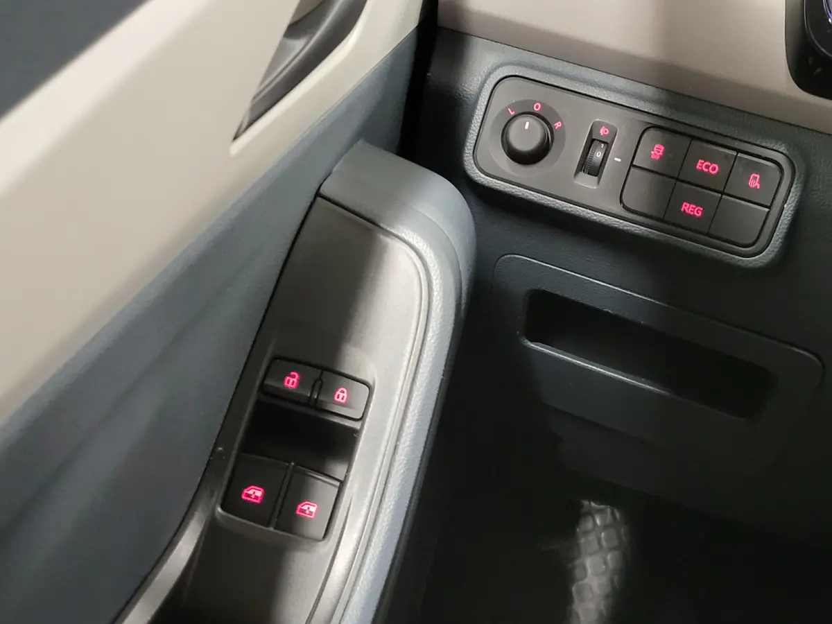 53kWh 240km Elektrisch!