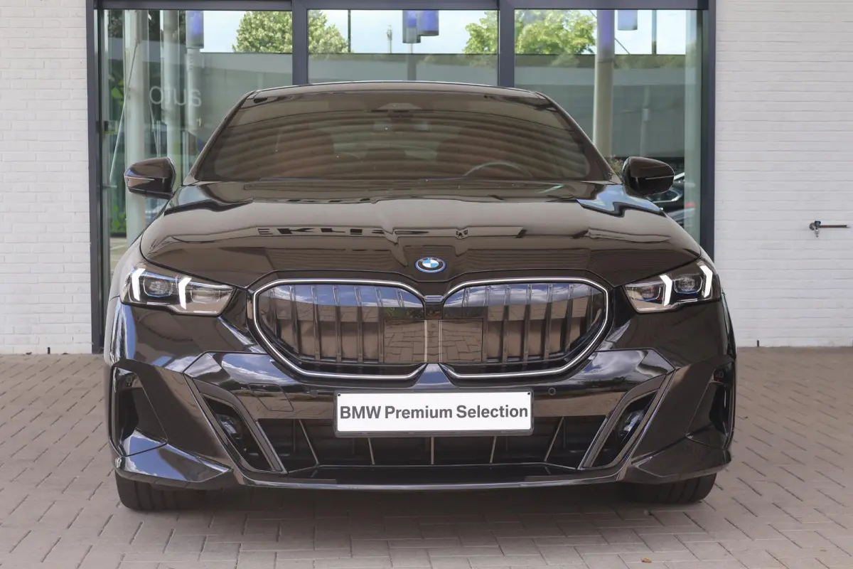 eDrive40 84 kWh | SOH 99.4% | M Sport | Driving Assistant Plus | Harman Kardon | Iconic Glow