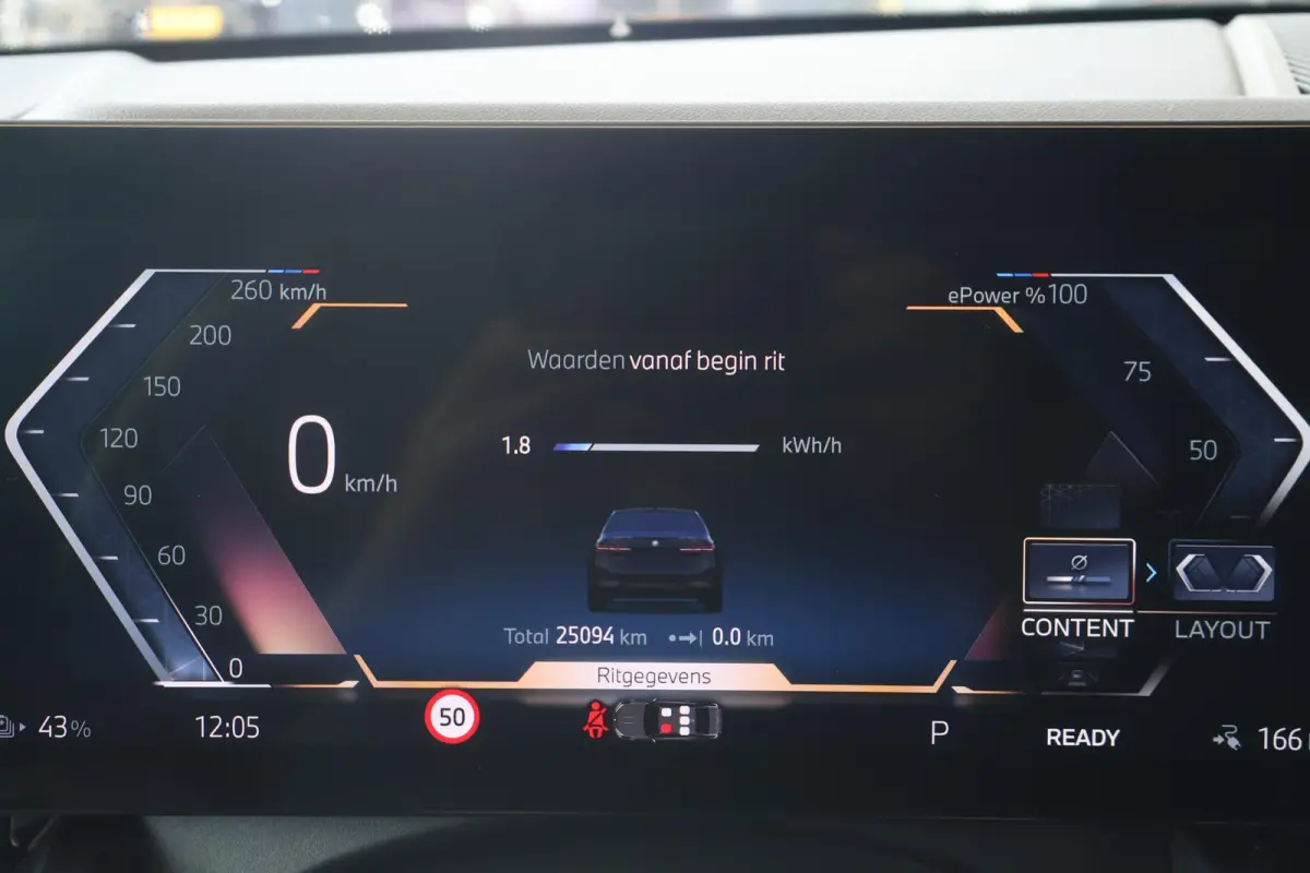 eDrive40 84 kWh | SOH 99.4% | M Sport | Driving Assistant Plus | Harman Kardon | Iconic Glow