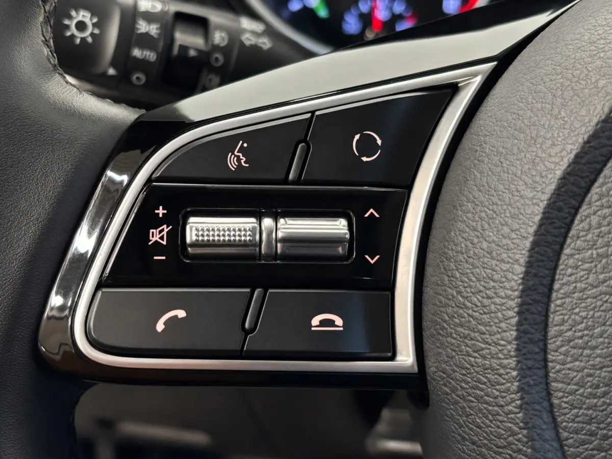 1.0 T-GDi DynamicLine Navigatie Apple Carplay Android Auto Camera Parkeersensoren achter Cruise Control Half leder Full Led Climate Control Lichtmetalen velgen