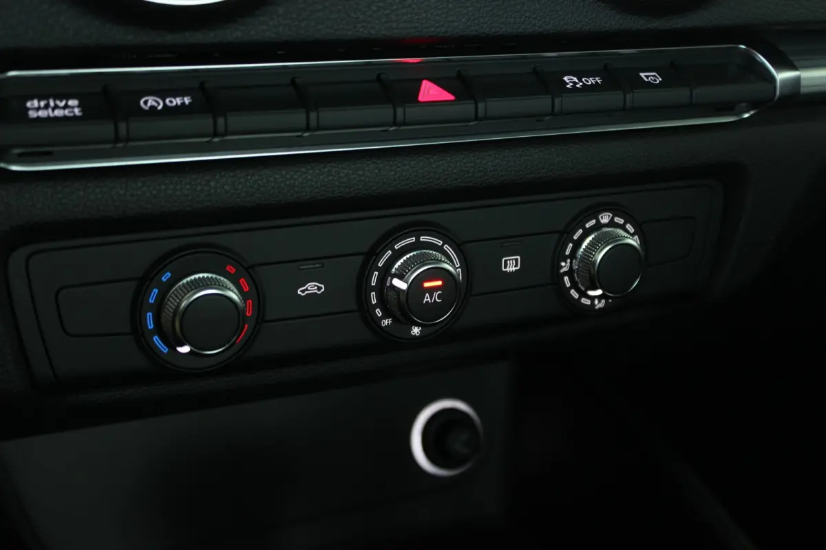 35 TFSI CoD Sport Lease Edition Full LED | Cruise | Navi | Bluetooth | Sportstoelen | Airco | 17" LMV | PDC