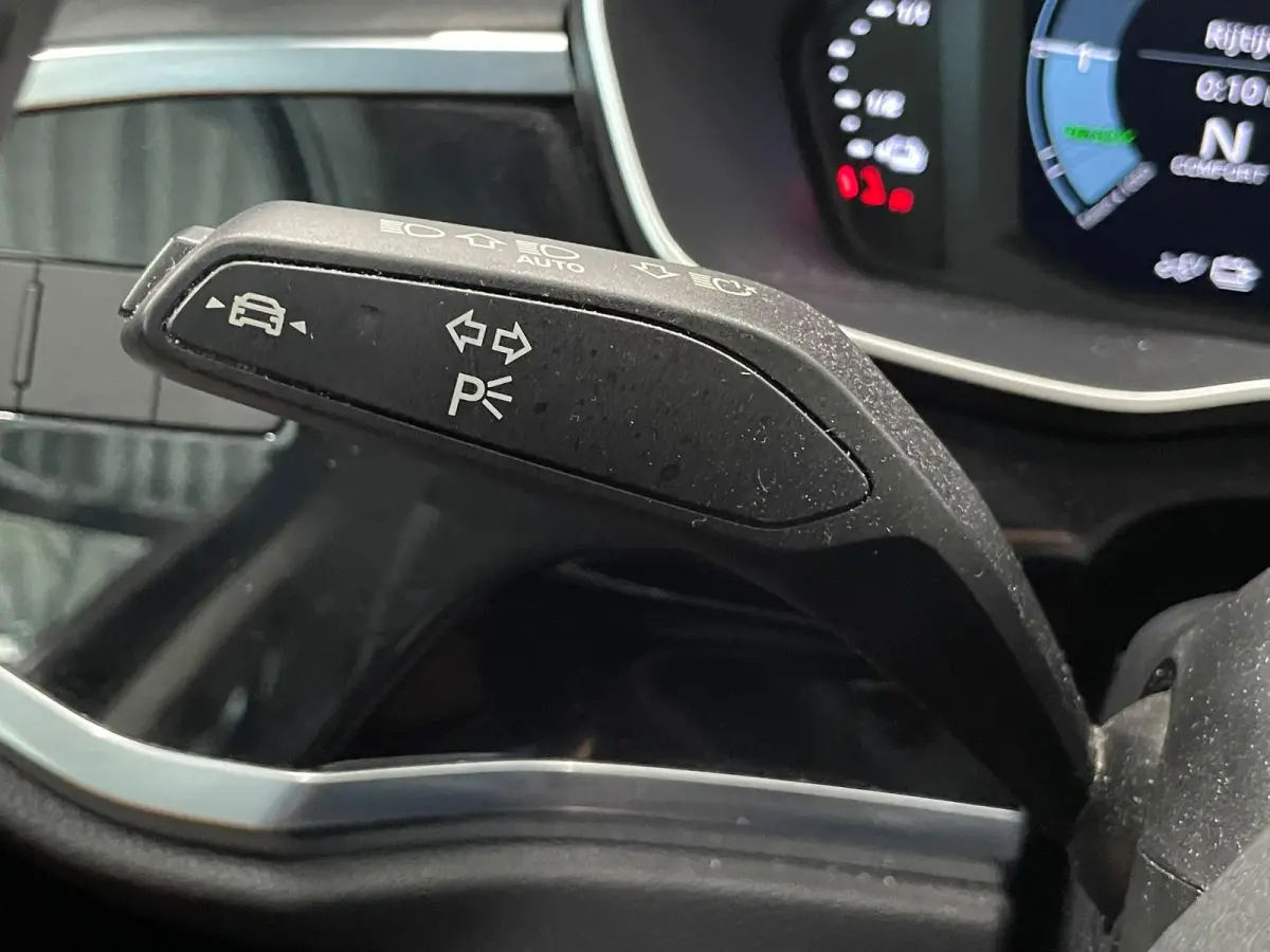 45 TFSI e S-tronic Navigatie Apple Carplay Android Auto Parkeersensoren Cruise Control Elektrische achterklep Virtual Cockpit Climate Control Lichtmetalen velgen