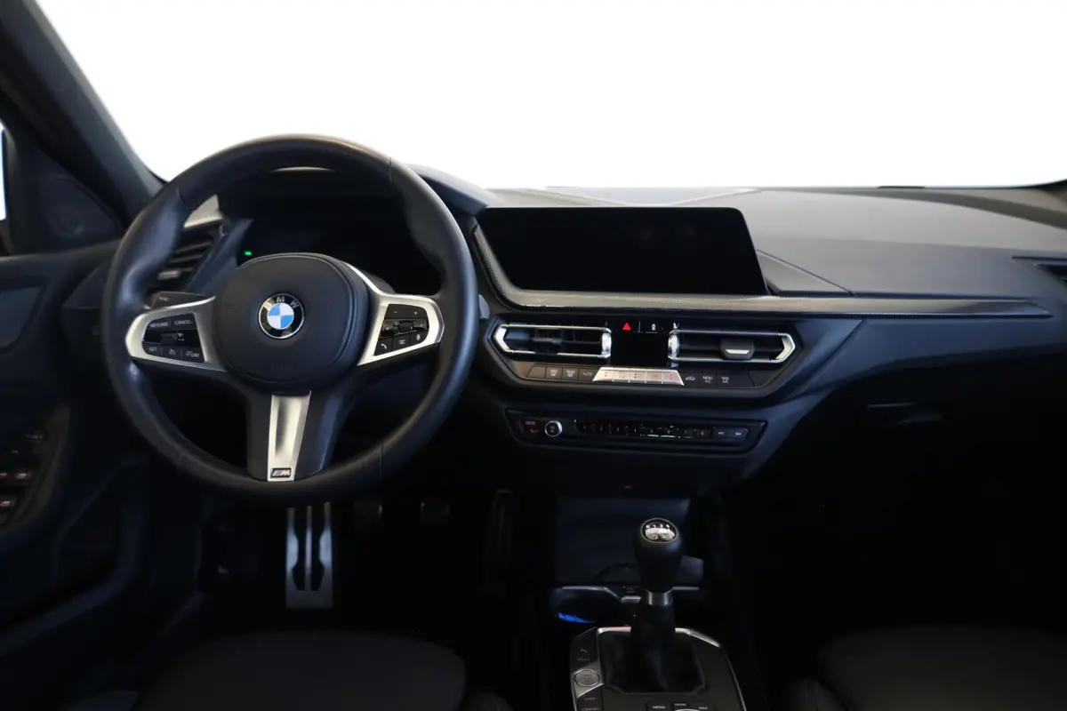 5-deurs 118i | M Sportpakket | Parkeersensoren | Cruise Control | Keyless