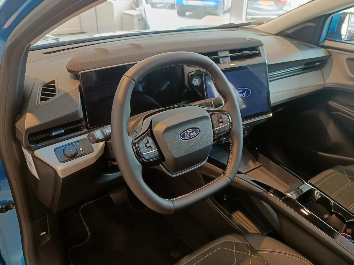 Premium 44 kWh | Achteruitrijcamera | Apple Carplay/Android Auto|telefoonintegratie premium | Buitenspiegels elektrisch verstel- en verwarmbaar