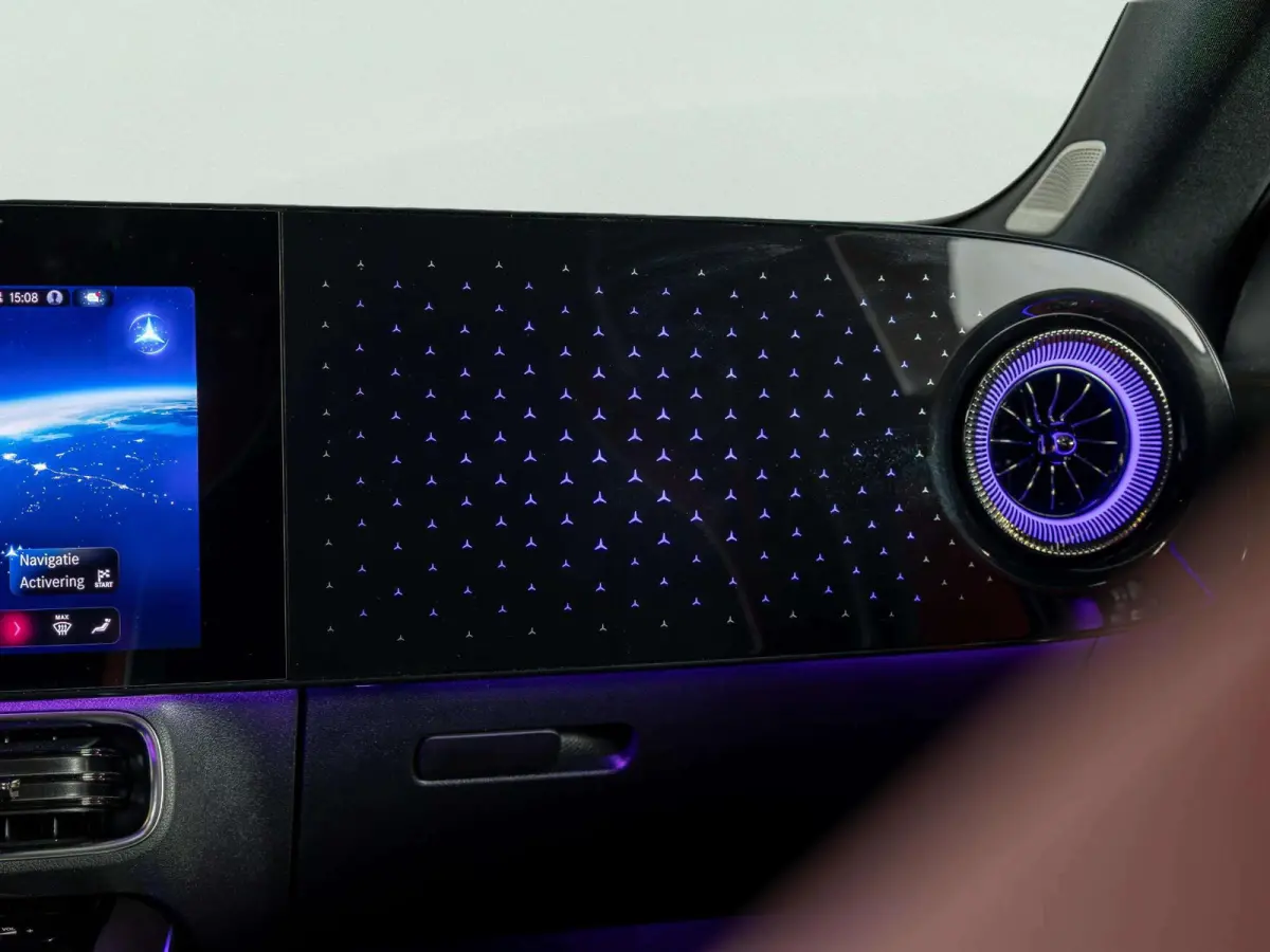 Limousine 250+ Launch Edition 85.5 kWh | Panorama dak