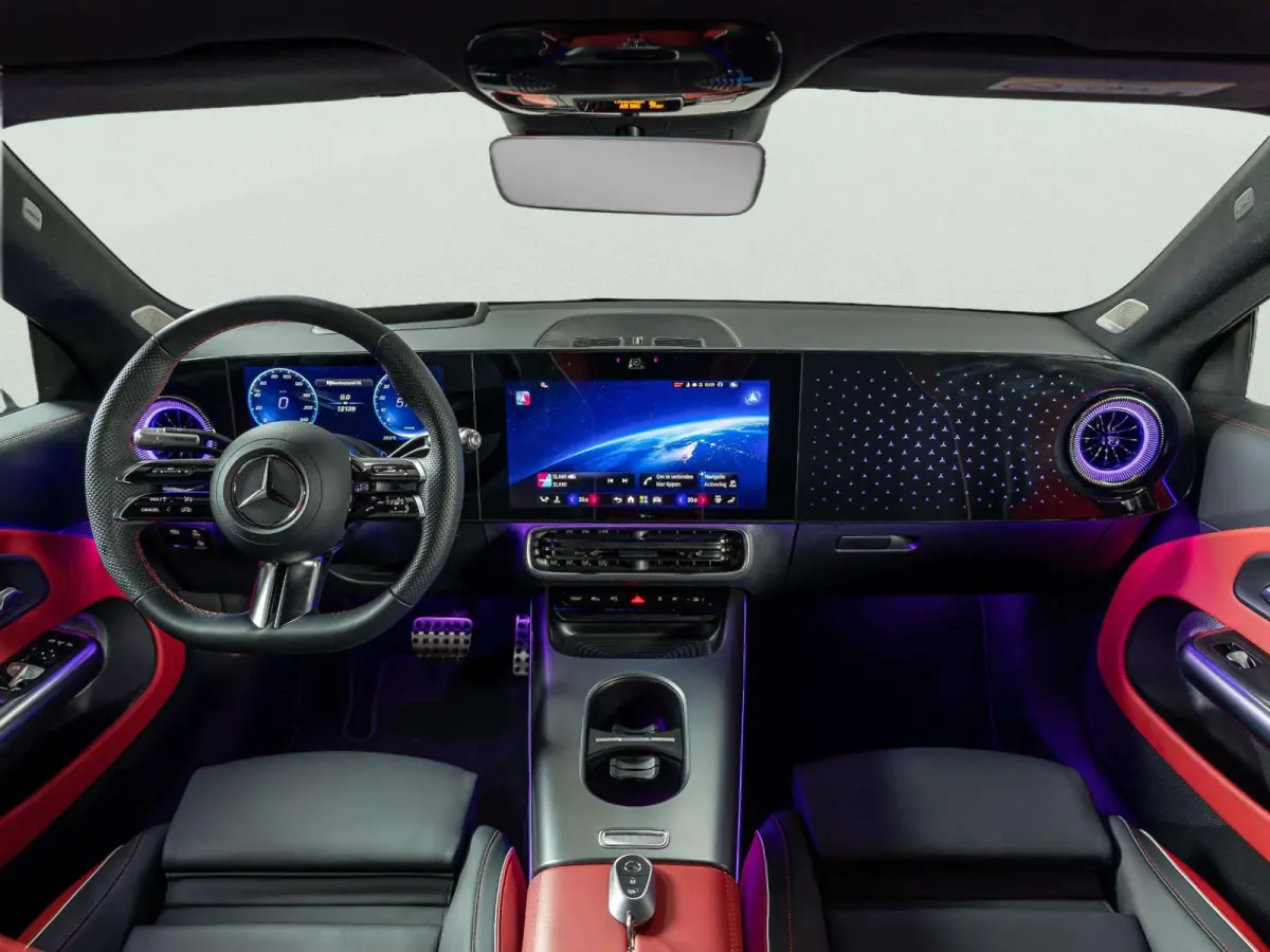 Limousine 250+ Launch Edition 85.5 kWh | Panorama dak
