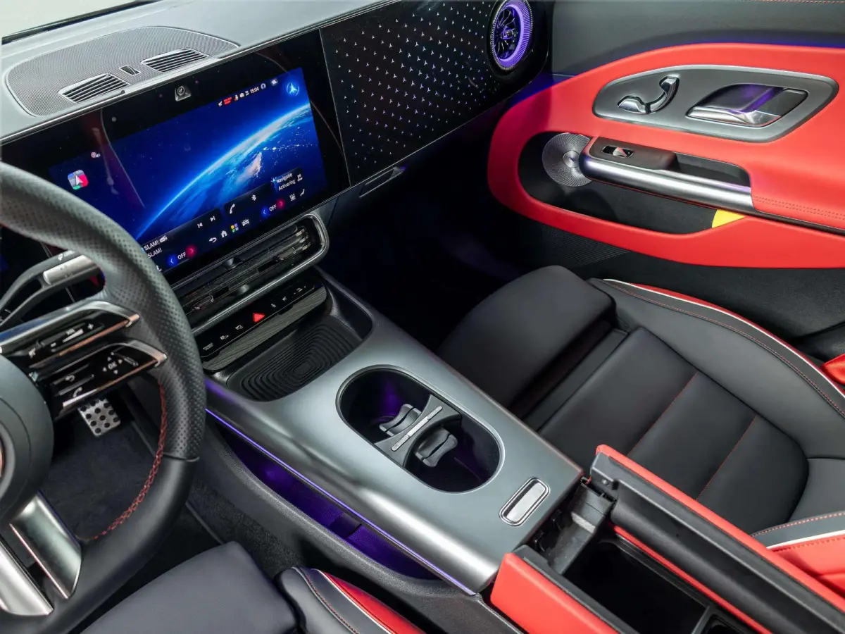 Limousine 250+ Launch Edition 85.5 kWh | Panorama dak