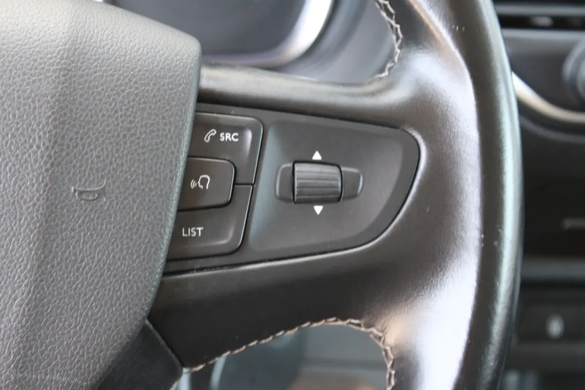 L2 75 kWh | CAMERA | BETIMMERING | SIDE + BACK BARS | APPLE CARPLAY/ANDROID AUTO |