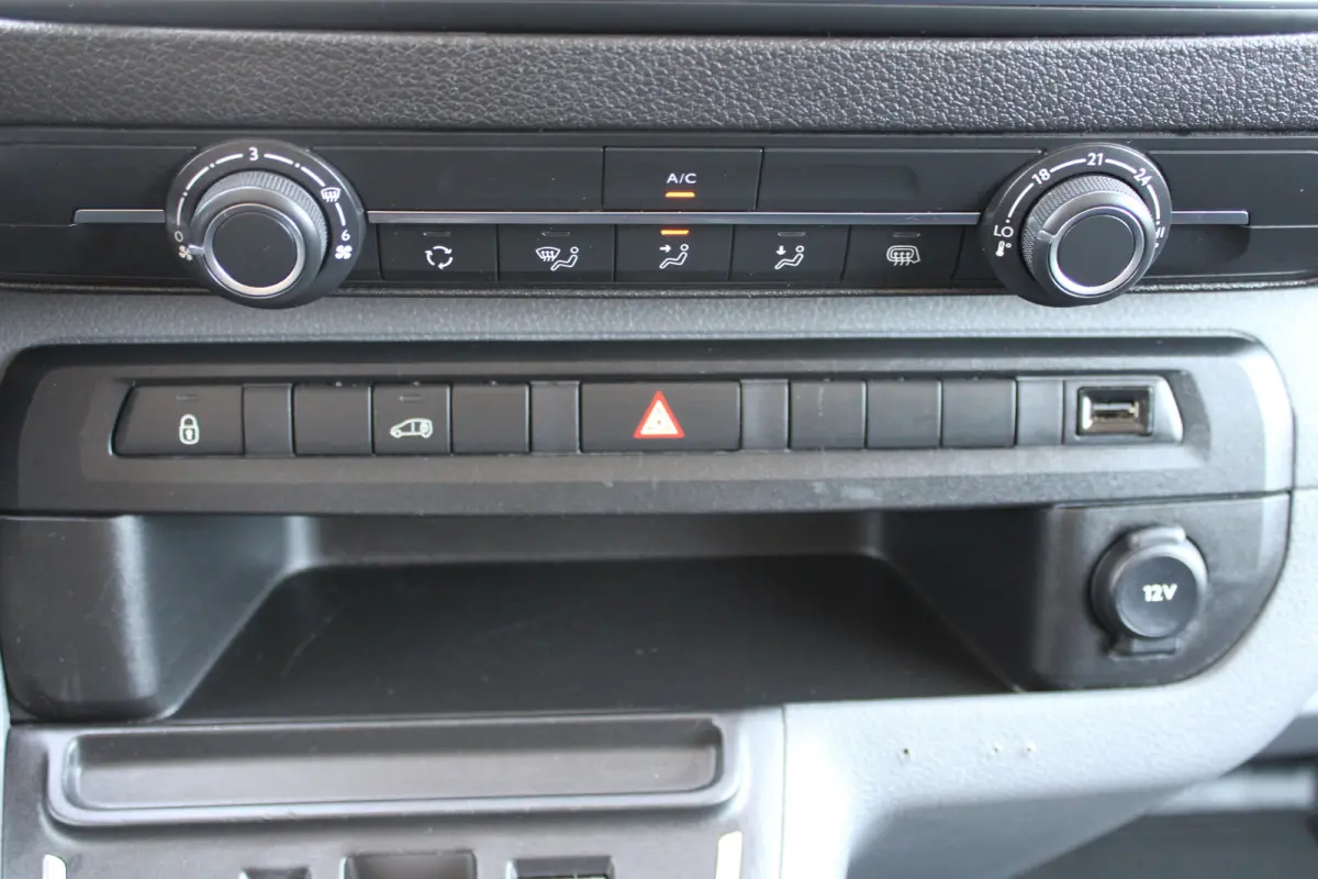 L2 75 kWh | CAMERA | BETIMMERING | SIDE + BACK BARS | APPLE CARPLAY/ANDROID AUTO |