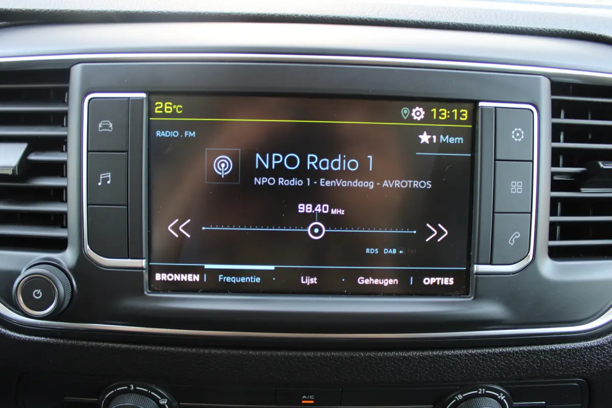 L2 75 kWh | CAMERA | BETIMMERING | SIDE + BACK BARS | APPLE CARPLAY/ANDROID AUTO |