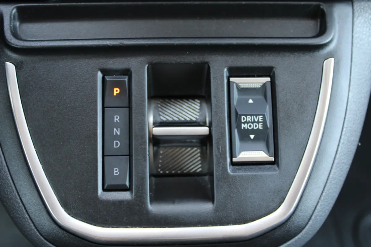 L2 75 kWh | CAMERA | BETIMMERING | SIDE + BACK BARS | APPLE CARPLAY/ANDROID AUTO |
