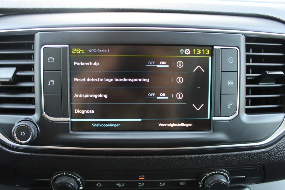 L2 75 kWh | CAMERA | BETIMMERING | SIDE + BACK BARS | APPLE CARPLAY/ANDROID AUTO |