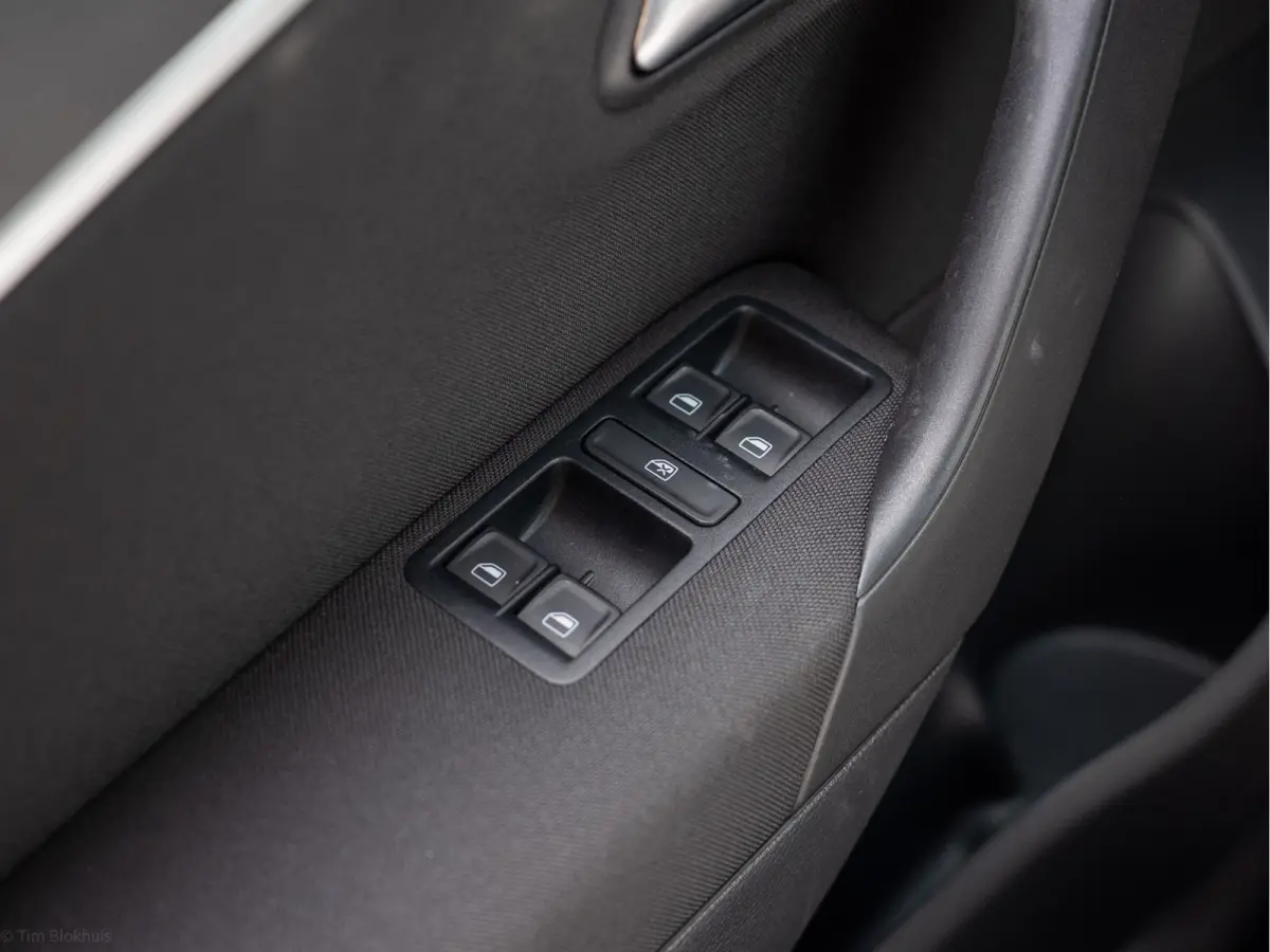 1.2 TSI Comfortline Business R AUTOMAAT I 2de eig. I R-line I Navi I Carplay I PDC I Cruise I NL-auto I 17" I Trekhaak I