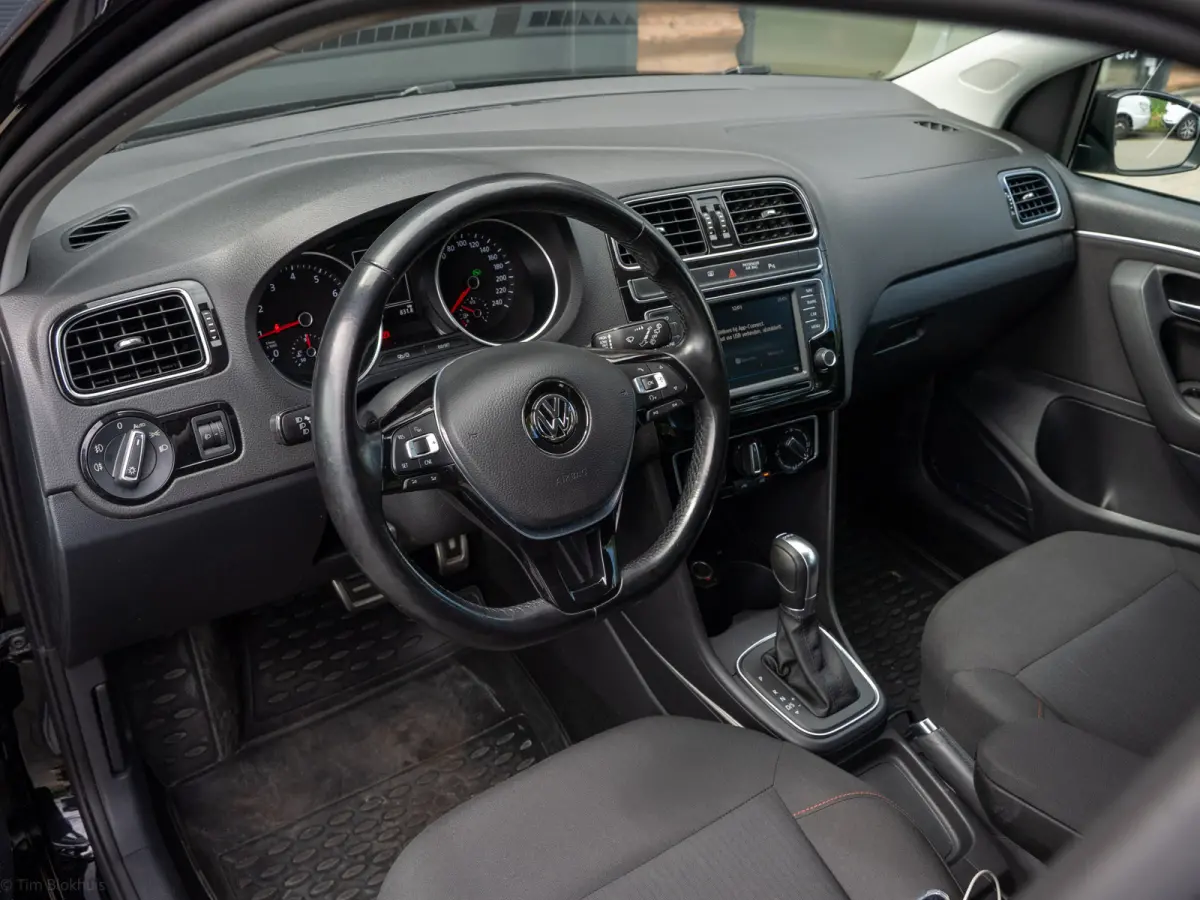 1.2 TSI Comfortline Business R AUTOMAAT I 2de eig. I R-line I Navi I Carplay I PDC I Cruise I NL-auto I 17" I Trekhaak I